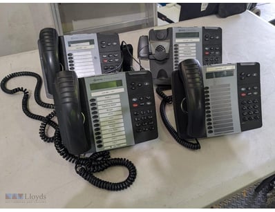 4x MITEL Office Phones 

Sold as lot