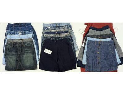 Entire Vintage Clothing Store Liquidation (ON11... - Lot 231