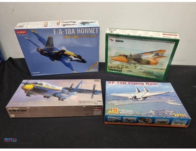 COLLECTION OF FIVE AIRCRAFT MODEL KITS - MILITARY ...