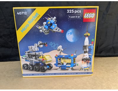 **UNRESERVED** LIFETIME COLLECTION OF LEGO PART... - Lot 350