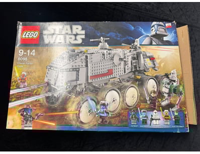 **UNRESERVED** LIFETIME COLLECTION OF LEGO PART... - Lot 614