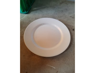 Plates, white finish, Diameter 26.5cm.

SOLD AS LO...