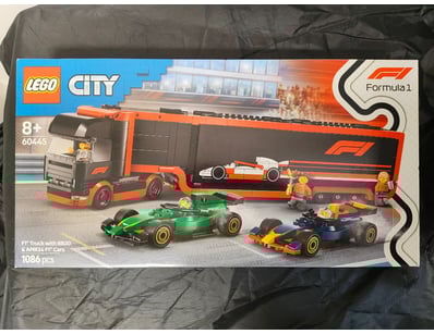 **UNRESERVED** LIFETIME COLLECTION OF LEGO PART... - Lot 862