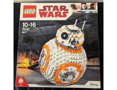 **UNRESERVED** LIFETIME COLLECTION OF LEGO PART... - Lot 232