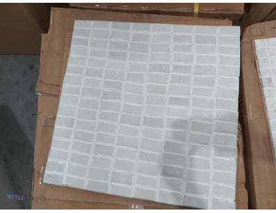 Ceramic wall decoration tiles featuring a contempo...