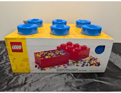 **UNRESERVED** LIFETIME COLLECTION OF LEGO PART... - Lot 331