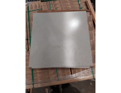 Porcelain tiles
Asphalt plus
Dimensions: 610mmx6...