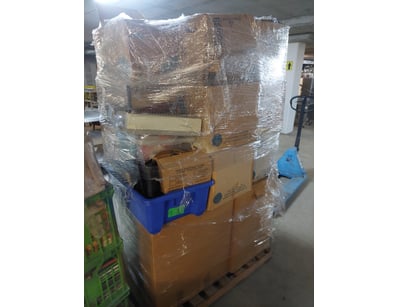 Comprehensive pallet lot containing medical/dental...