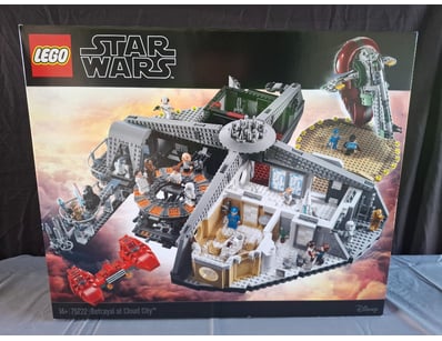 **UNRESERVED** LIFETIME COLLECTION OF LEGO PART... - Lot 101