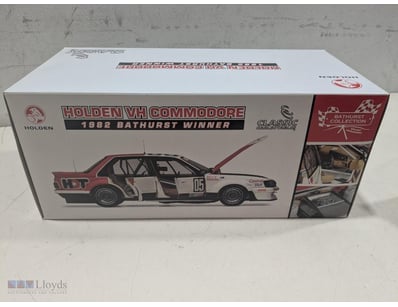 CLASSIC CARLECTABLES HOLDEN VH COMMODORE 1982 BATH...