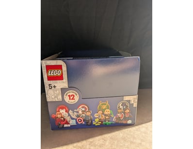 **UNRESERVED** LIFETIME COLLECTION OF LEGO PART... - Lot 112