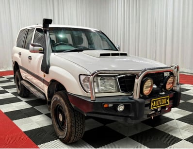 <b>2001 Toyota Landcruiser 100 Series V8 - White -...