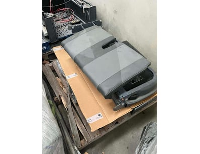2x Aftermarket Double Folding Seat

Inspections:...