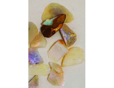 22 CARATS LIGHTNING RIDGE OPAL ROUGH.        

Con...