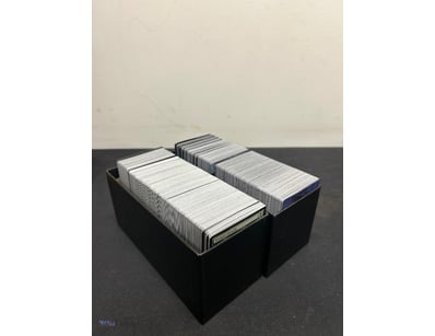 BULK LOT HOLDS A LARGE COLLECTION OF MAGIC: THE GA...