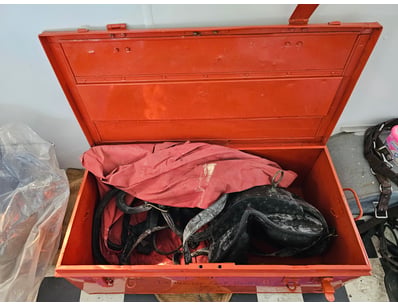 Metal box of horse equipment

Sold as lot

Onsite...