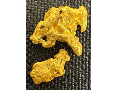 0.975 GRAMS AUSTRALIAN GOLD NUGGETS

Dimensions: H...