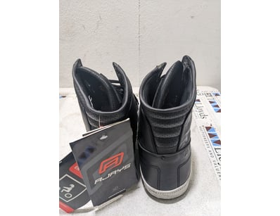 Motorcycle Apparel & Accessories (NSWA981) - Lot 153