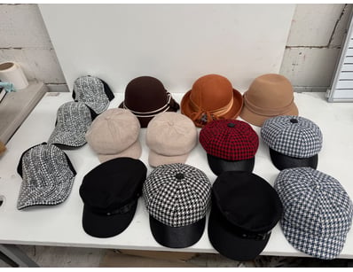 Extensive collection of 14 vintage and contemporar...