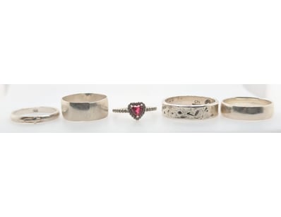 UNRESERVED Airport - Lost Property (A980) - Lot 557