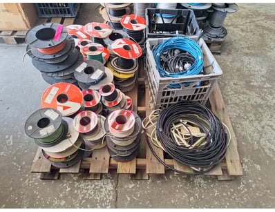 Mostly UNRESERVED Ex-Hire Stage Lighting, PA & ... - Lot 124