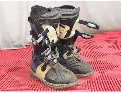 MOTORBIKES • GO-KARTS •  APPAREL - Lot 250