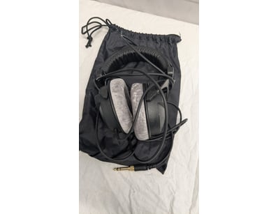 UNRESERVED Airport - Lost Property (A980) - Lot 491