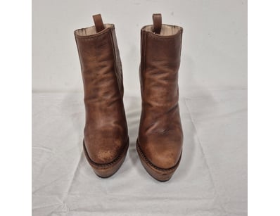 Designer Vault (A978) - Lot 7651