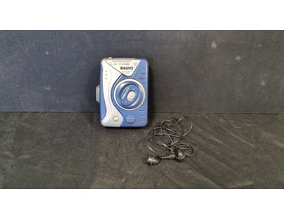 Antiques, Vintage & Interior Treasures  (A1005) - Lot 736