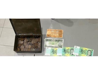 Banknotes & Coins (A991) - Lot 2325