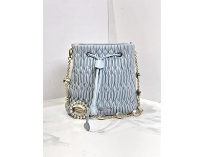 Designer Vault (A979) - Lot 3550