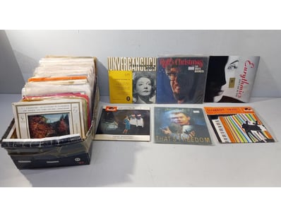 Gadgets, Music & Pastimes (SAA982) - Lot 4419