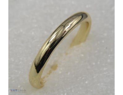 GOLD COLOUR RING SIZE 10        

Condition: Good ...