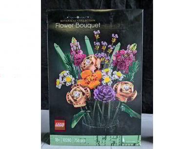 **UNRESERVED** LIFETIME COLLECTION OF LEGO PART... - Lot 261