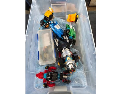Vintage transforming robot toy collection featurin...