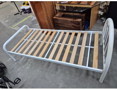 House & Homewares (A1006) - Lot 313