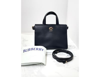 Designer Vault (A979) - Lot 6833