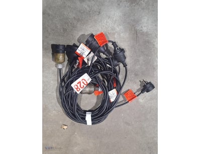 240V Leads, Black, 7 x 1m Cables 

Sold as Lot

...