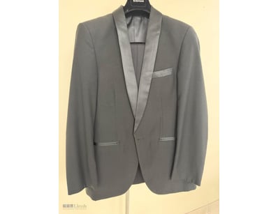 VARCE ITALIA TUXEDO POLYESTER WOOL SIZE 40

Materi...