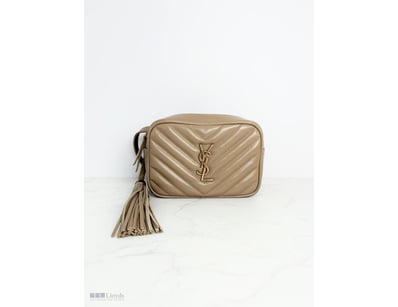 YSL LIGHT BROWN MINI CAMERA BAG

Material: Calfski...