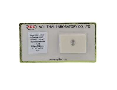 Certified & Fancy Coloured Diamond Clearance  (... - Lot 795