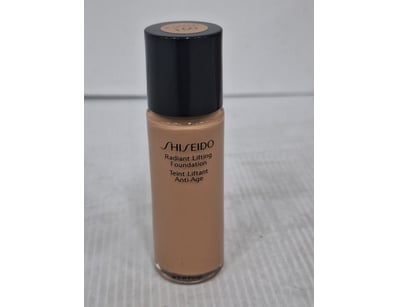 Shiseido, Radiant Lifting Foundation, 160, 15ml
M...