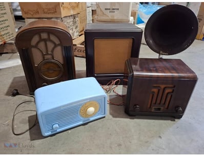 VINTAGE VALVE RADIO COLLECTION - FIVE TUBE RADIOS ...