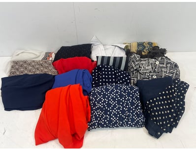 Entire Vintage Clothing Store Liquidation (ON11821) - Lot 25