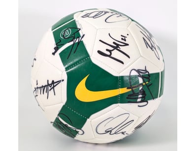 AUSTRALIAN SOCCEROOS SQUAD HAND SIGNED 2010 ERA FI...