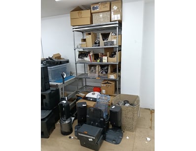 Dyson, Apple & Other Major Brand Reseller Liquid... - Lot 94