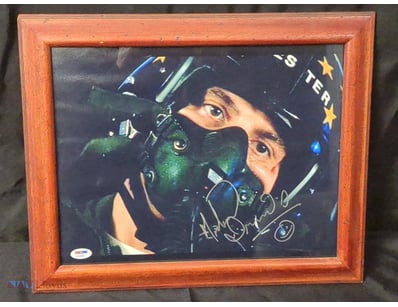 A 'MICHAEL IRONSIDE' SIGNED PHOTOGRAPH.

Item Size...