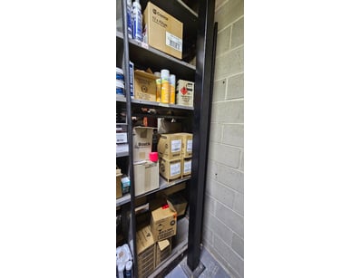 Distribution Business Equipment Liquidation (ON... - Lot 525