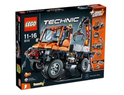 **UNRESERVED** LIFETIME COLLECTION OF LEGO PART... - Lot 226