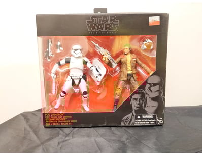 **UNRESERVED** COOKIE'S LIFETIME COLLECTION OF ... - Lot 712